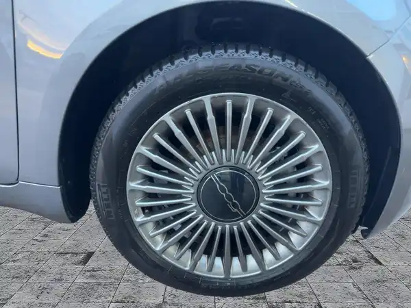 FIAT 500E (7/15)