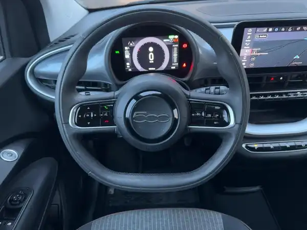 FIAT 500E (9/15)