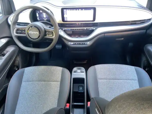 FIAT 500E (8/15)