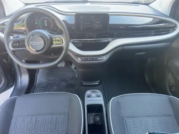 FIAT 500E (11/15)