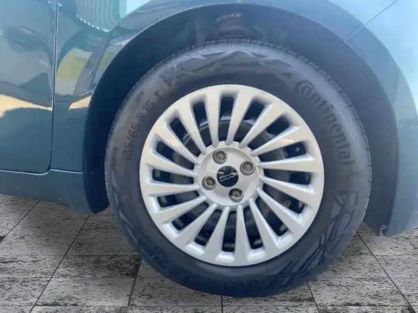 FIAT 500E (7/15)