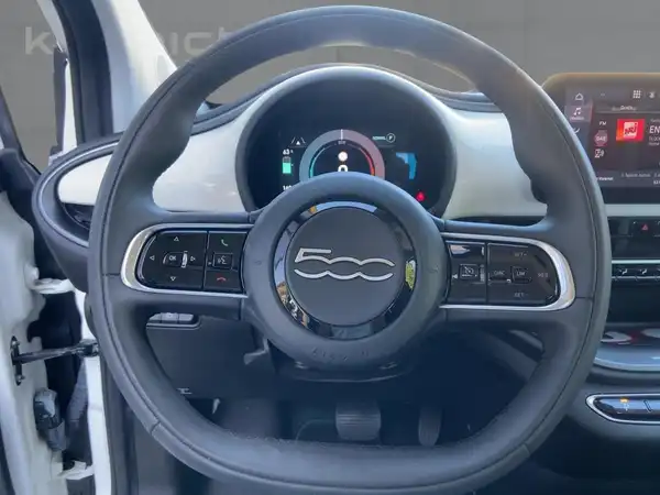 FIAT 500E (9/15)