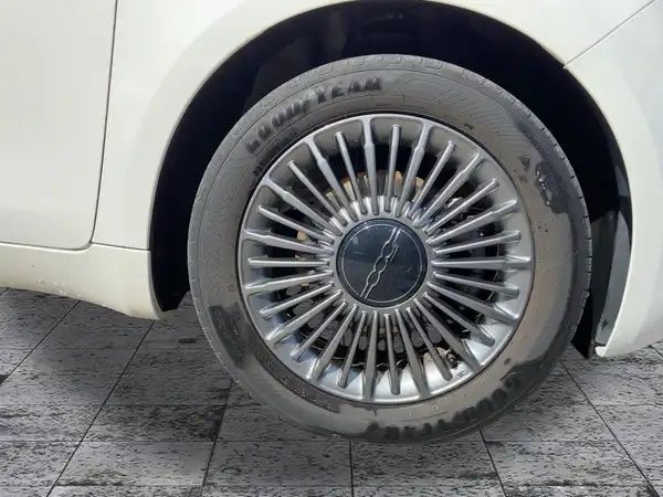 FIAT 500E (7/15)