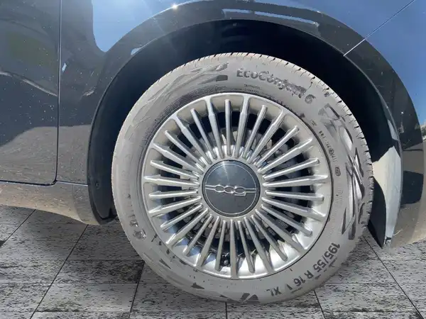 FIAT 500E (7/15)