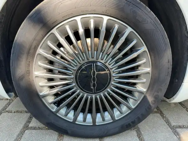 FIAT 500E (7/15)
