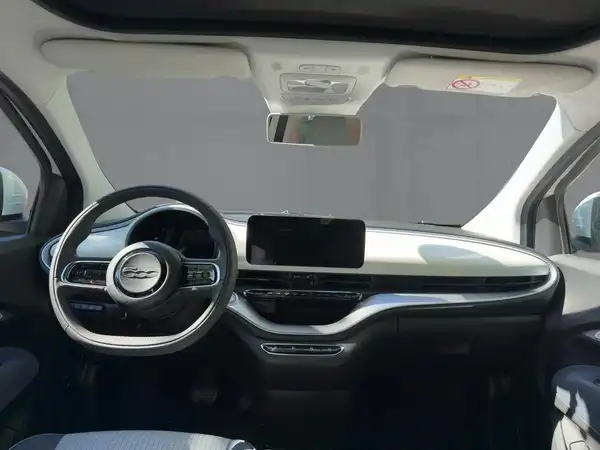 FIAT 500E (8/15)