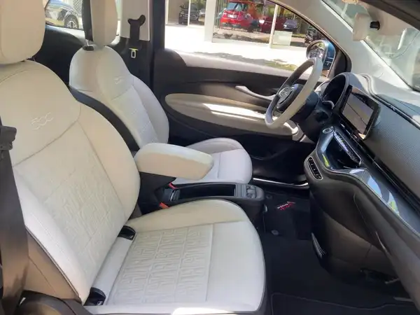 FIAT 500E (11/15)