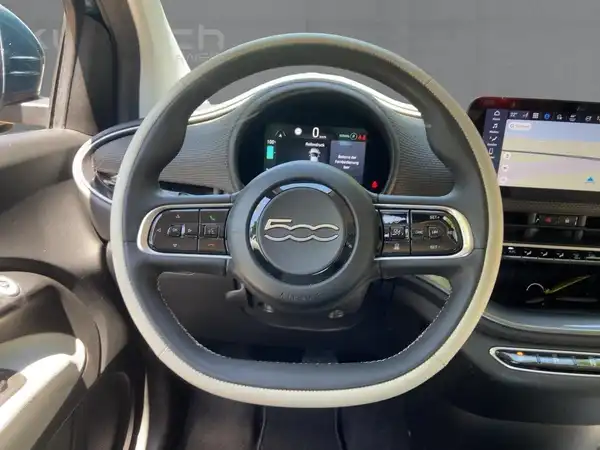 FIAT 500E (9/15)