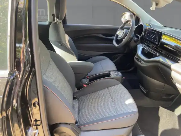 FIAT 500E (11/15)