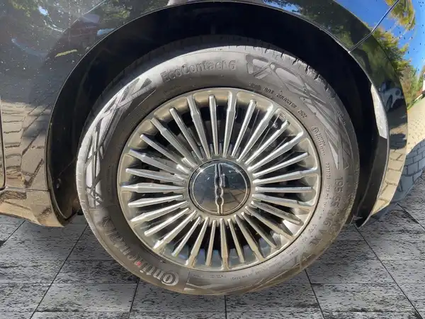 FIAT 500E (7/15)