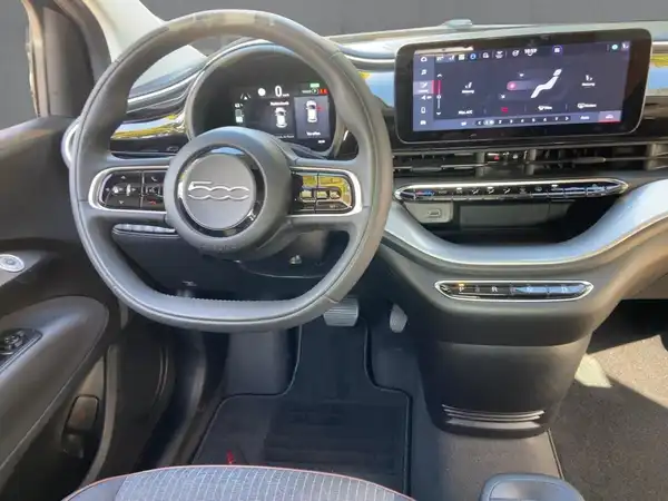 FIAT 500E (8/15)