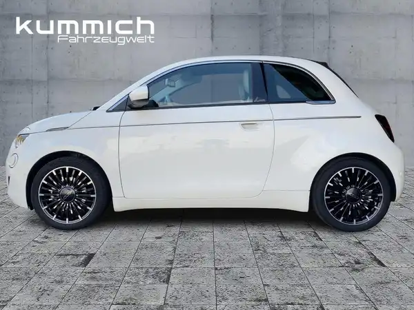 FIAT 500E (6/15)