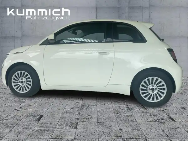 FIAT 500E (6/15)