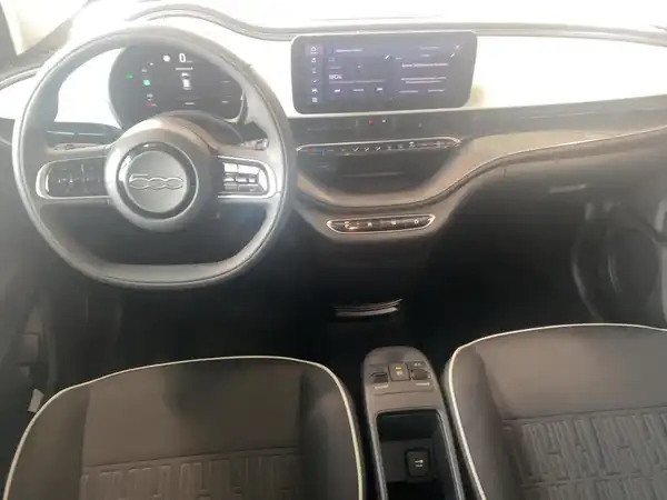 FIAT 500E (8/15)