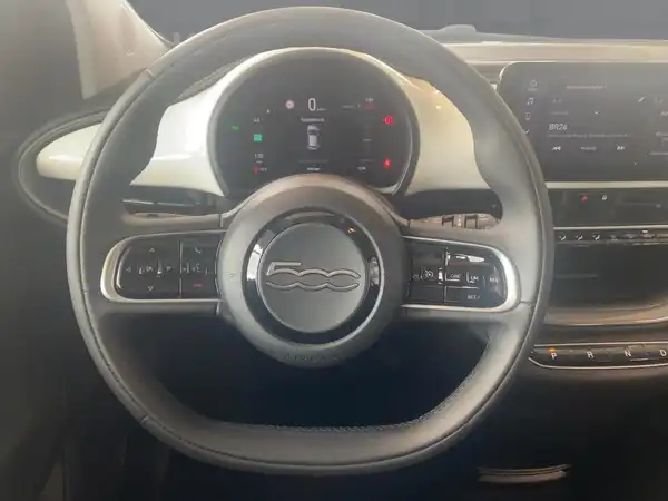FIAT 500E (9/15)