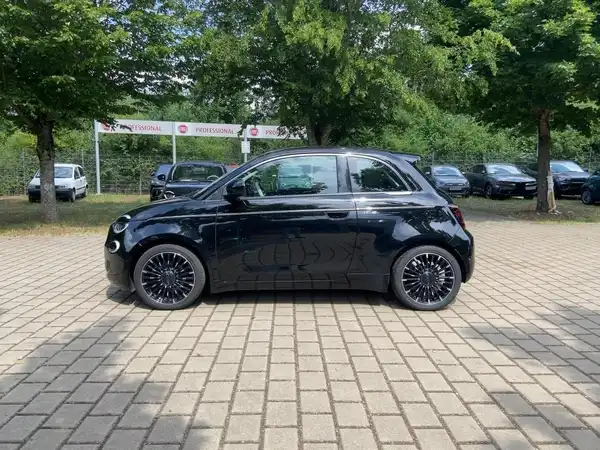 FIAT 500E (6/15)