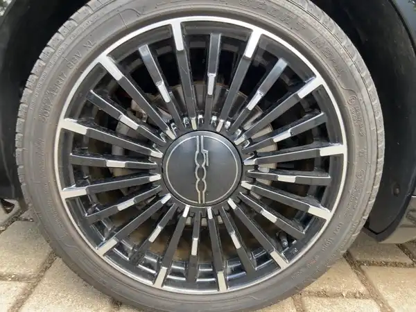 FIAT 500E (7/15)