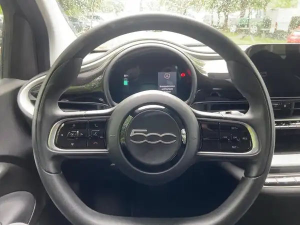 FIAT 500E (9/15)