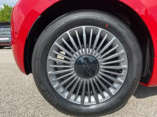 FIAT 500E (6/13)