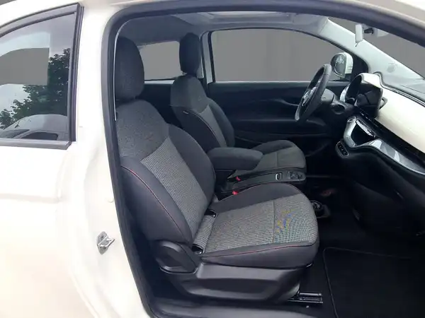 FIAT 500E (11/15)