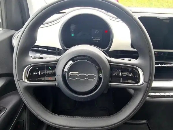 FIAT 500E (9/15)
