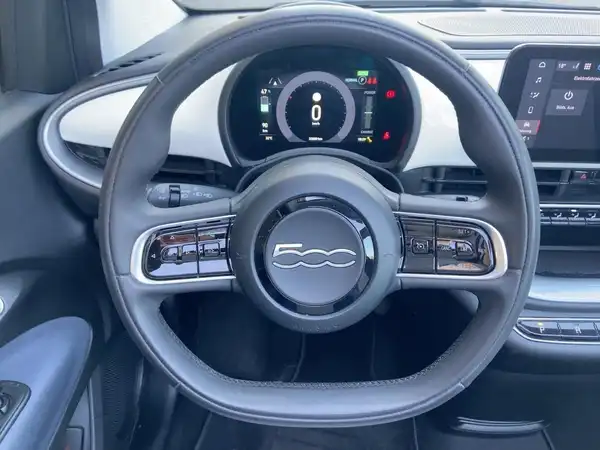 FIAT 500E (12/15)