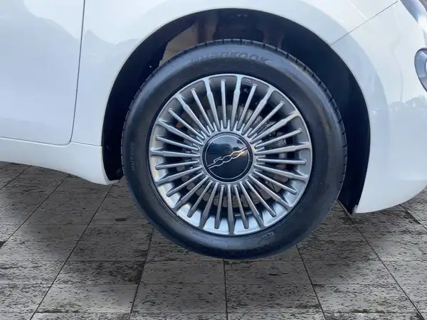 FIAT 500E (7/15)
