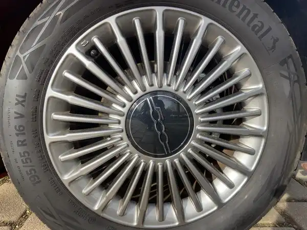 FIAT 500E (7/15)