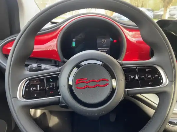 FIAT 500E (9/15)