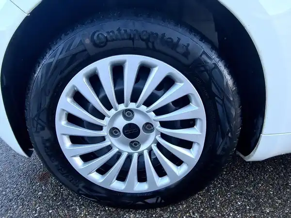 FIAT 500E (7/15)