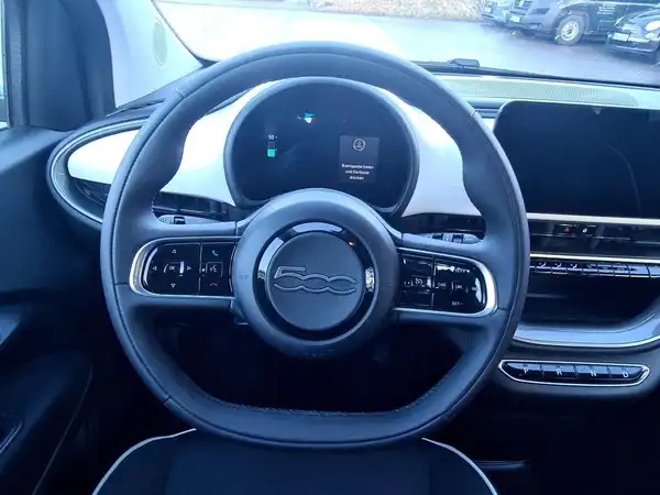 FIAT 500E (9/15)