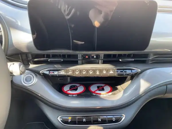 FIAT 500E (10/15)
