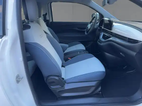 FIAT 500E (11/15)