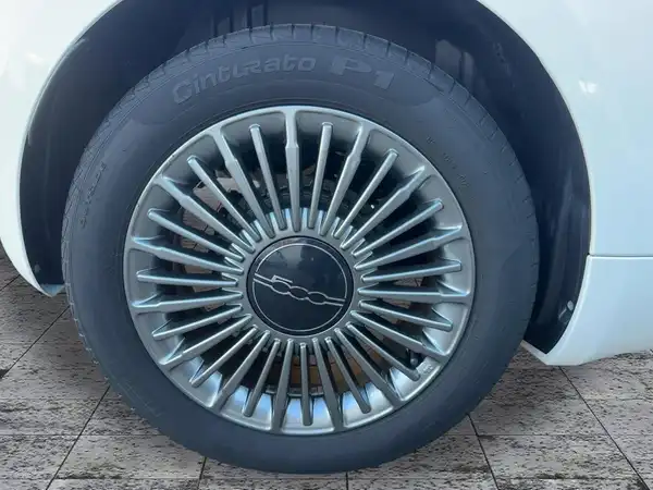 FIAT 500E (7/15)