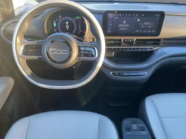 FIAT 500E (8/15)