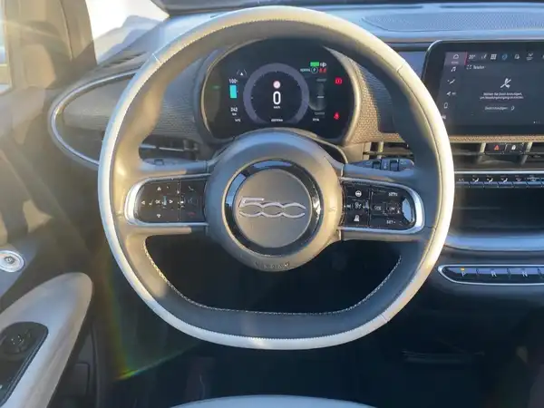 FIAT 500E (9/15)