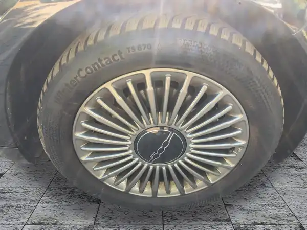 FIAT 500E (7/15)