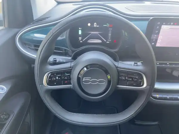 FIAT 500E (12/15)