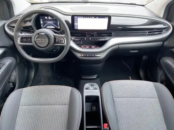 FIAT 500E (11/15)