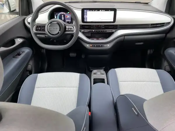 FIAT 500E (8/15)