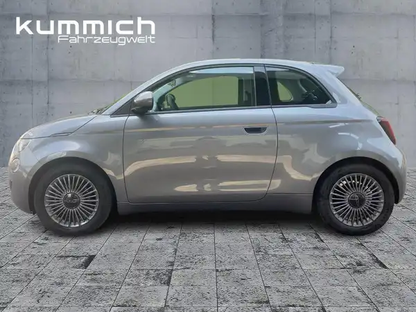 FIAT 500E (6/15)
