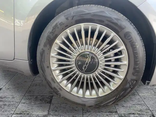 FIAT 500E (7/15)