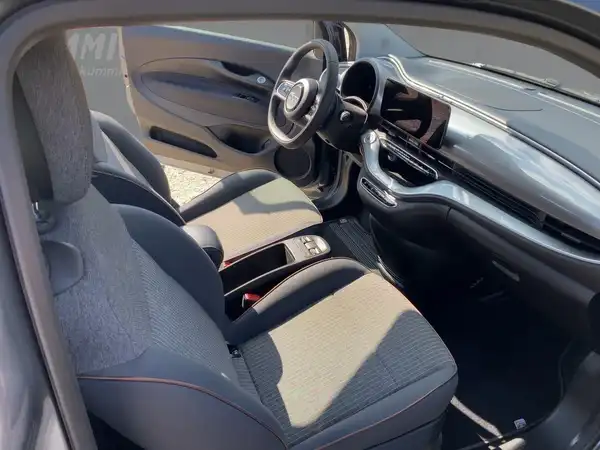 FIAT 500E (11/15)