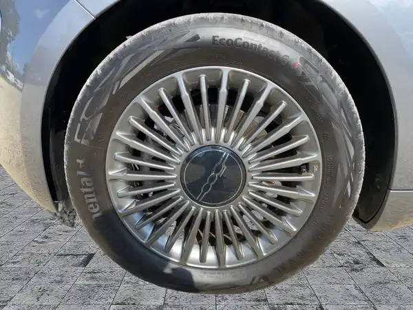 FIAT 500E (7/15)