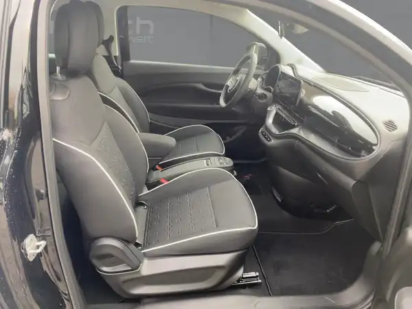 FIAT 500E (11/15)