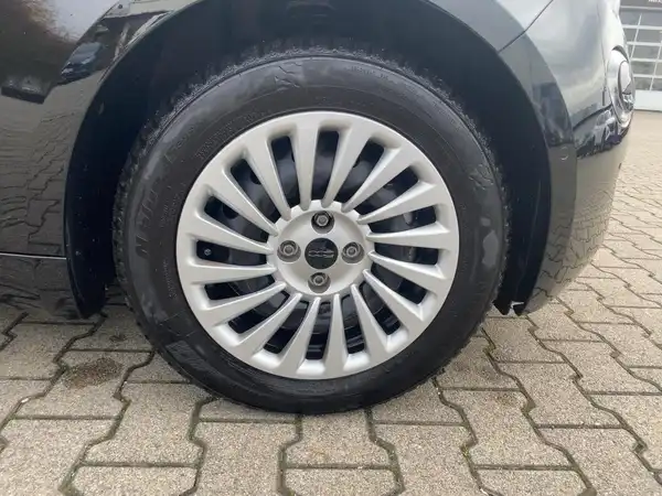 FIAT 500E (7/15)