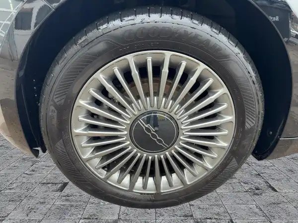 FIAT 500E (7/15)