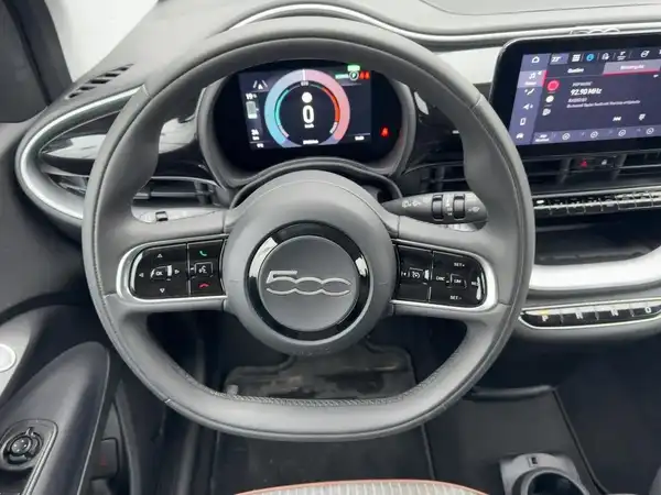 FIAT 500E (9/15)