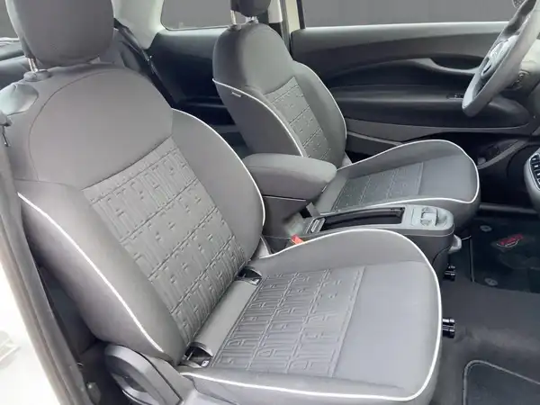 FIAT 500E (10/15)