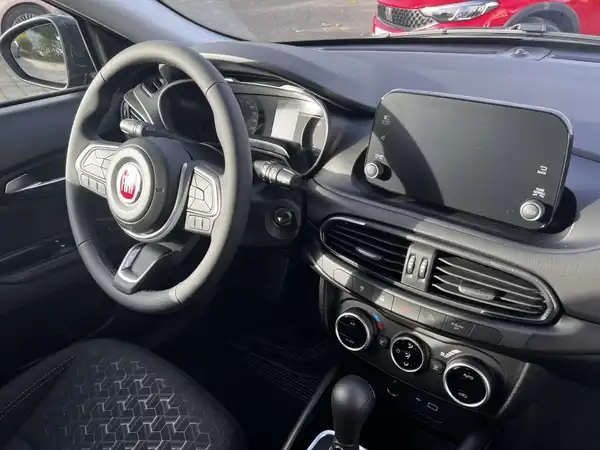 FIAT TIPO (7/15)